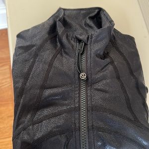 Lululemon Define jacket size 2. Gunmetal/black metallic.